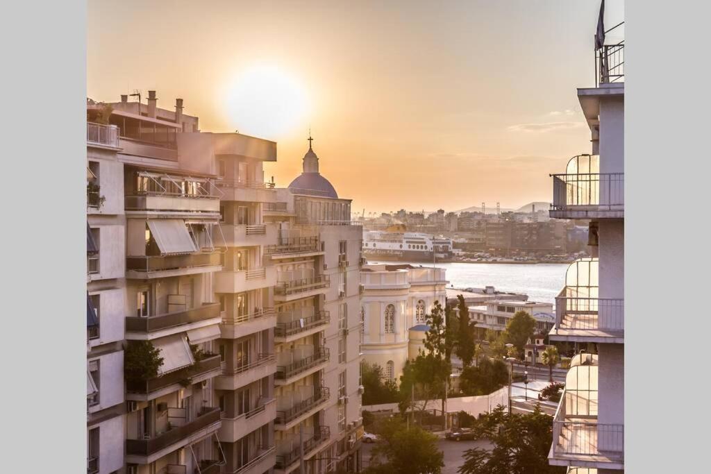 Neoclassical Apartment With 2 Bedrooms In بيرايوس المظهر الخارجي الصورة