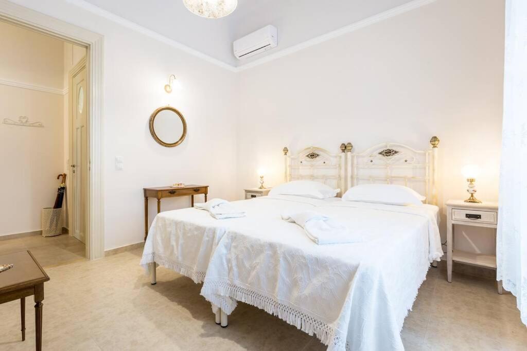 Neoclassical Apartment With 2 Bedrooms In بيرايوس المظهر الخارجي الصورة