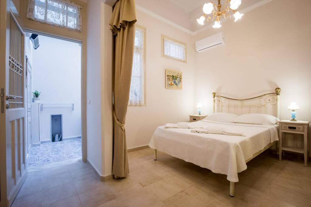 Neoclassical Apartment With 2 Bedrooms In بيرايوس المظهر الخارجي الصورة