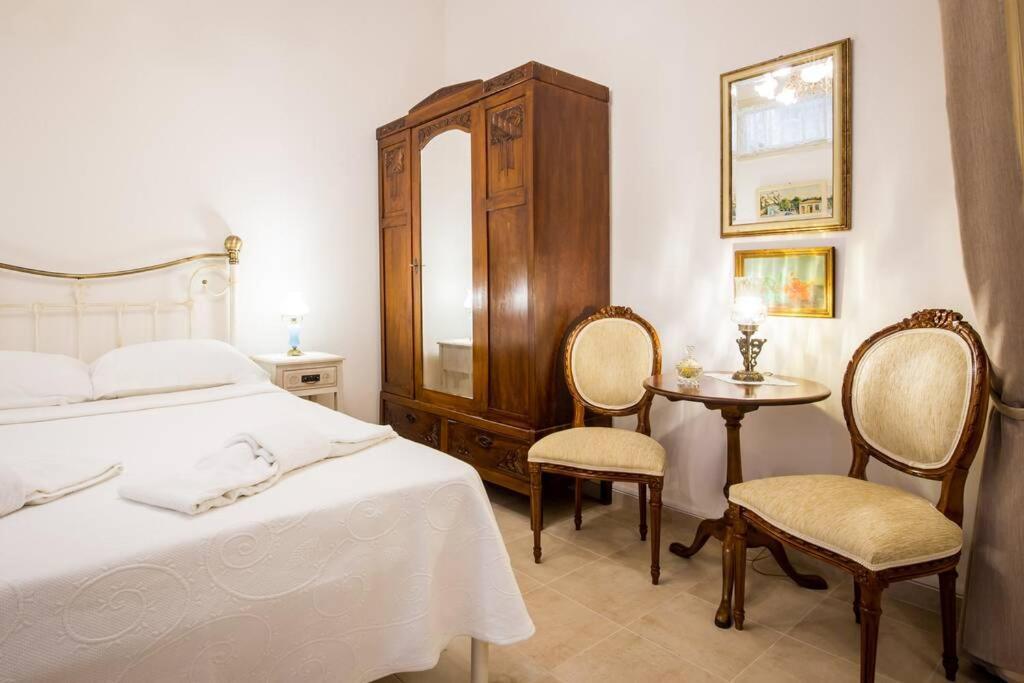 Neoclassical Apartment With 2 Bedrooms In بيرايوس المظهر الخارجي الصورة
