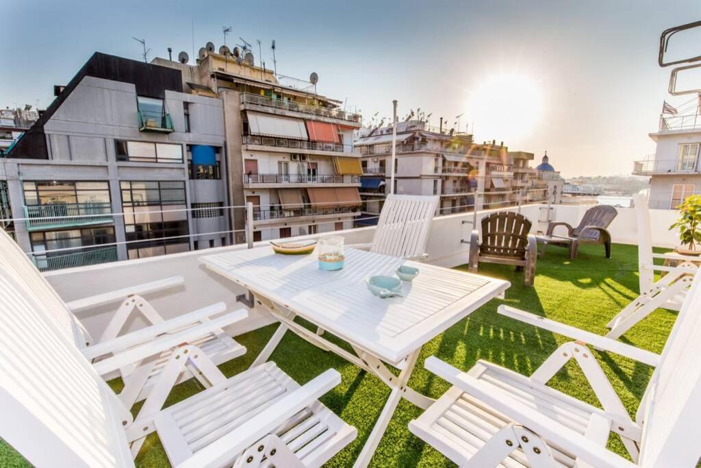 Neoclassical Apartment With 2 Bedrooms In بيرايوس المظهر الخارجي الصورة