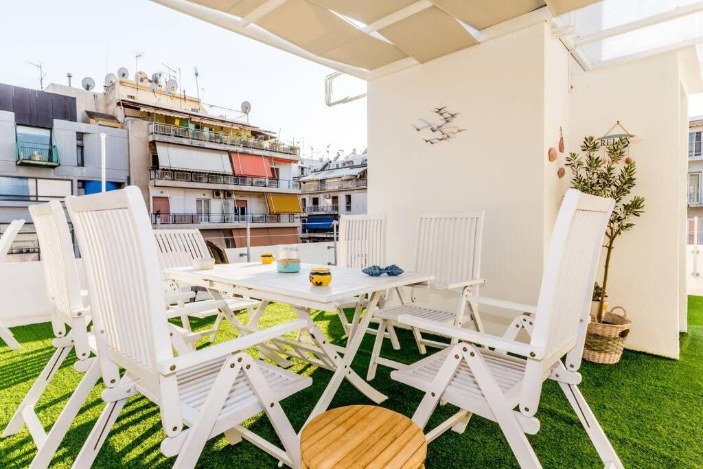Neoclassical Apartment With 2 Bedrooms In بيرايوس المظهر الخارجي الصورة