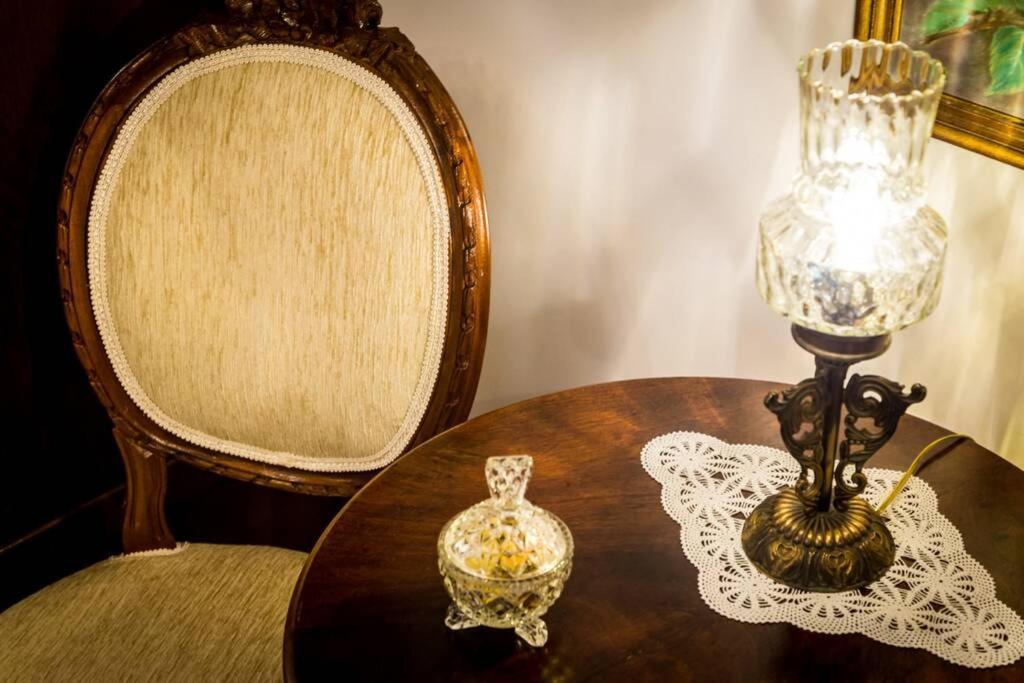 Neoclassical Apartment With 2 Bedrooms In بيرايوس المظهر الخارجي الصورة